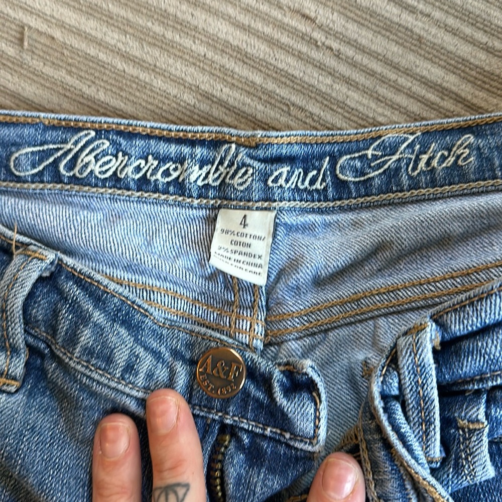 Almost Vintage Abercrombie and Fitch Jean shorts size 4 Y2K - Picture 2 of 4